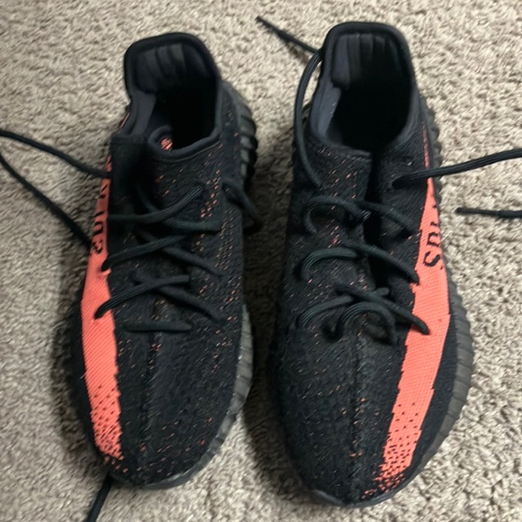Yeezy boost 350 v2 red